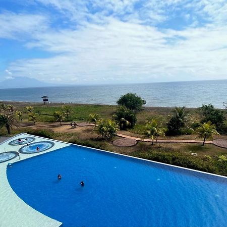 Seafront Residences Vacation Getaway Сан Хуан Екстериор снимка