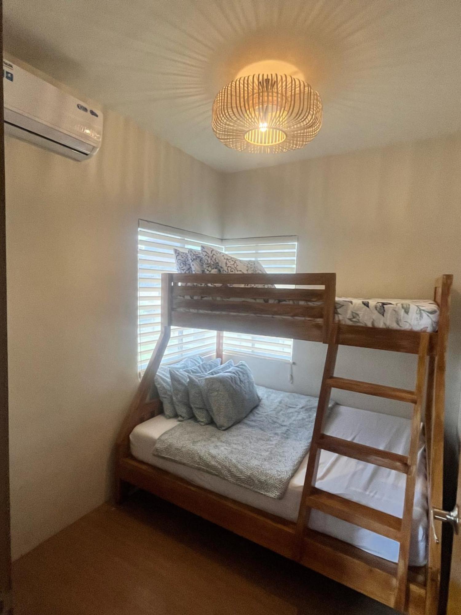 Seafront Residences Vacation Getaway Сан Хуан Екстериор снимка